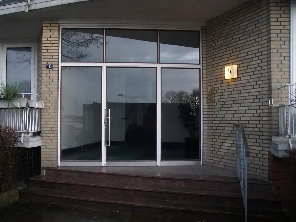2-Room Apartment With Balcony View Of Aussenalster Hamburgo